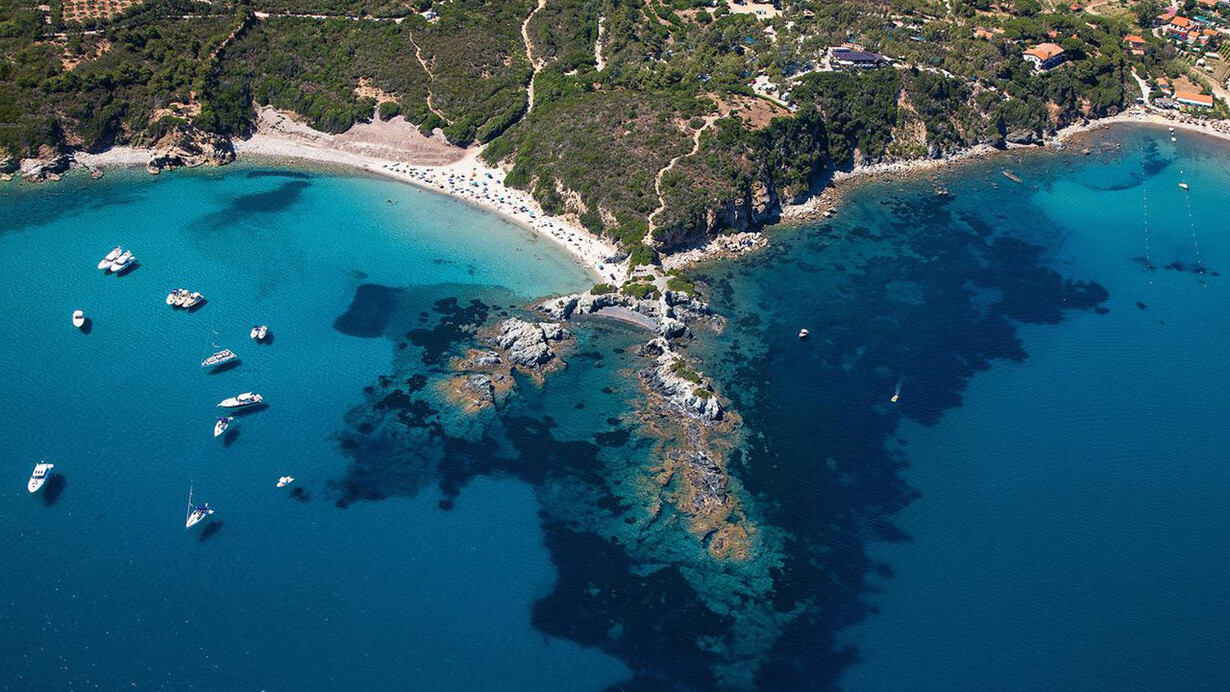 Erano tutti ritornati all'isola d'Elba
