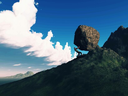 Le fatiche di Sisifo, uomo che tenta di spingere in salita un grosso masso: "sei più resiliente e finalmente puoi goderti i frutti delle tue fatiche"