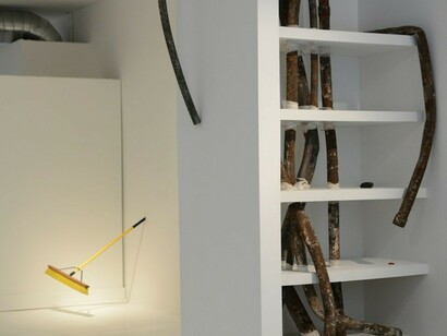 Bailando en Casa del Trompo, Exhibition view. Courtesy of Diana Lowenstein Gallery