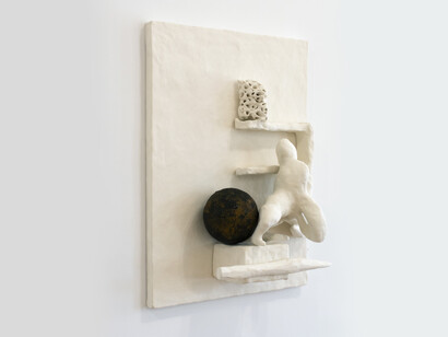 Jonathan Ehrenberg, Interior, 2022, clay and mixed media on panel, 24x18x8 inches. Courtesy of the artist and Ulterior Gallery