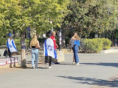 Apoiadores de Israel na Universidade de Stanford durante a guerra Israel-Hamas de 2023

