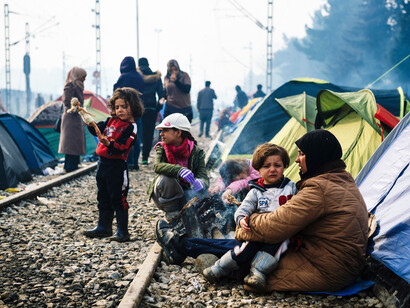 Migrants on the railway