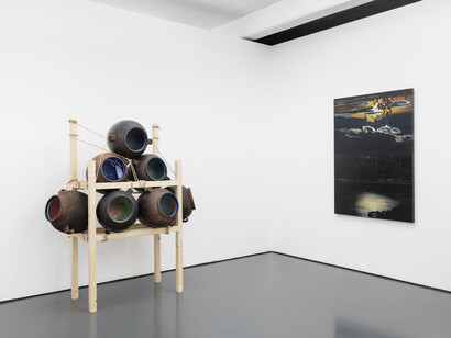 Manuel Chavajay, Rupeequul kaajuleew. Vientre de los cosmos, vista da exposição. Cortesia de Pedro Cera. Foto de Bruno Lopes