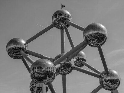 The perfection of the scientific method occurs almost 1500 years after the decline of Ancient Greece