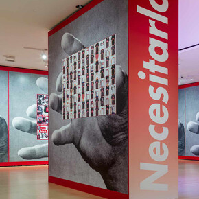 Barbara Kruger, Another day. Another night, exhibition view. Courtesy of Guggenheim Museum Bilbao