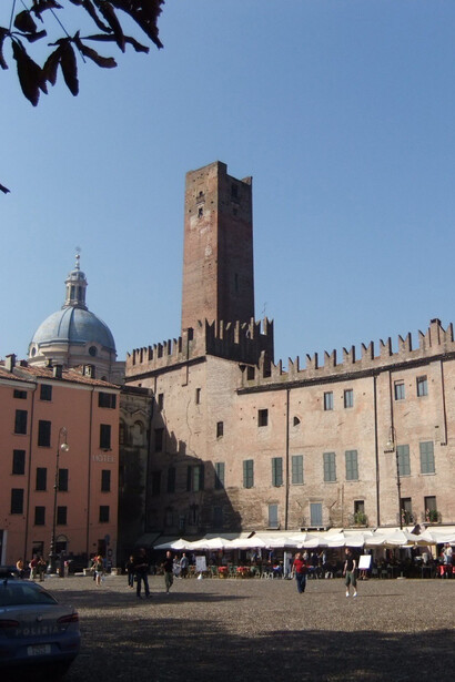 Mantova, Piazza Sordello