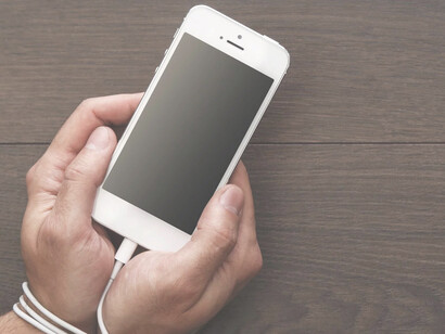 En cuestión de la edad, la nomofobia puede desarrollarse a cualquier edad, pero los adolescentes son los más vulnerables