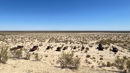 Il cimitero delle navi in quel che un tempo era il Lago d'Aral, tra Uzbekistan e Kazakistan, foto del 2025