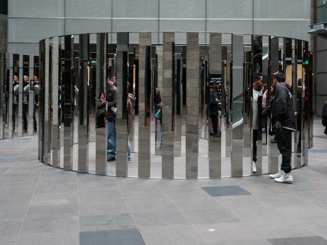Jeppe Hein, Semicircular space. Courtesy of NGV