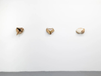 Carole Feuerman, I am mine, without permission, exhibition view. Courtesy of Ethan Cohen Gallery