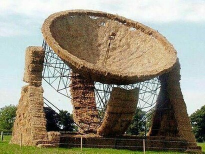 Durante la guerra hanno visto atterrare aerei carichi di ogni ben di Dio e ora vorrebbero che la cosa accadesse di nuovo