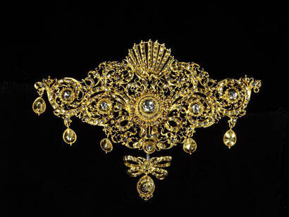 Bodice ornament Spain 1700