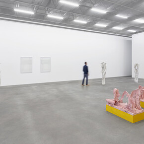 Juliana Cerqueira Leite, Outras simetrias, vista da exposição. Cortesia da Casa Triângulo