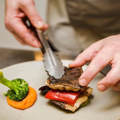 Montagem de prato. A cozinha serve para responder ao mundo
