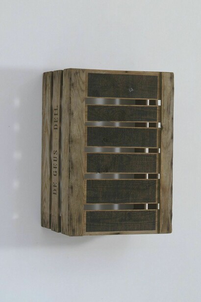 Roger Ackling, Voewood, 2001. Courtesy Annely Juda Fine Art, London.
