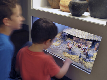 A glance around the exhibition “Stone Age, Celts, Romans”
© Bernisches Historisches Museum, Bern. Photograph Christine Moor
