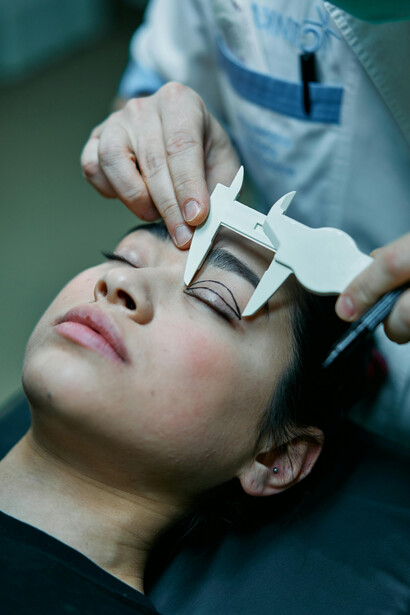 Como celebridades abordam o empoderamento e a ditadura da beleza? Veja as críticas e contradições