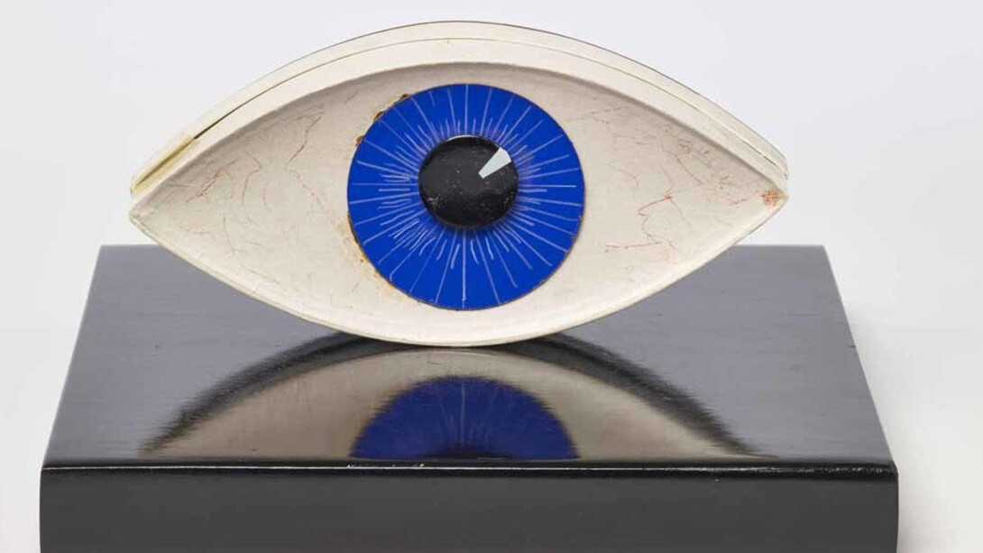 Man Ray: Le témoin, 1941 (1971). Museo Boijmans Van Beuningen, Rotterdam, photo Jannes Linders © Man Ray Trust by SIAE 2018