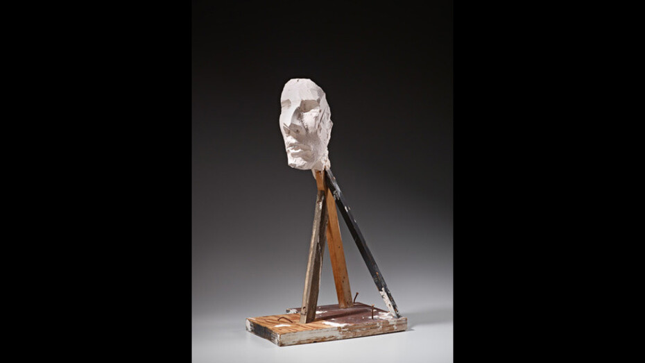 Artist: Manuel Neri, American, born 1930
Male Head No.1
1969
Plaster, graphite, wood wire, burlap, nails

69.22 x 31.12 x 40.64 cm (27 1/4 x 12 1/4 x 16 in.)
Gift of The Manuel Neri Trust
2017