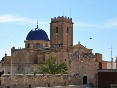 La Arciprestal e Insigne Basílica menor de Santa María o Iglesia Arciprestal de Nuestra Señora de la Asunción es un templo católico ubicado en la plaza del Congreso Eucarístico de la ciudad española de Elche, construida en estilo barroco entre 1672 y 1784,  Alicante, España