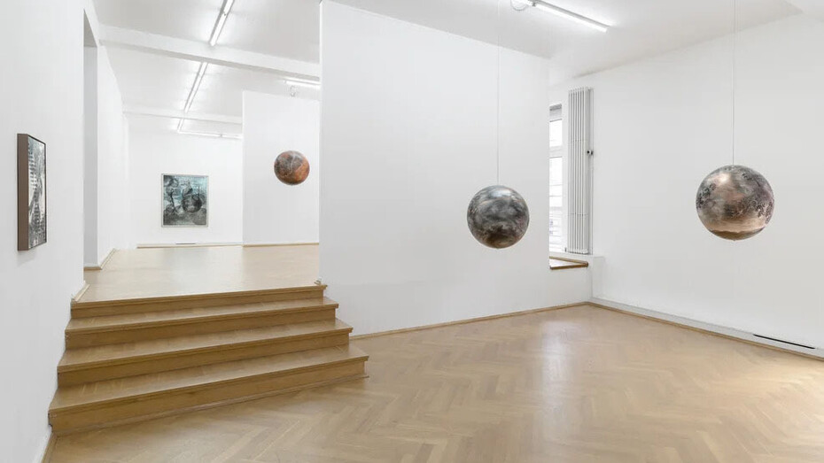 Katja Davar, Magnetite, exhibition view. Courtesy of Bernhard Knaus Fine Art