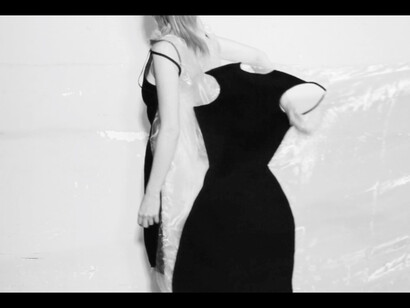 Ulrik Martin Larsen, The Coreographed Garment, Swedish School of Textiles, Denmark/Sweden, Credits: Videography byDimitris Vulalas; Dancers: Kizzy Matiakis & Tim Matiakis; Graphic Design: Stefan Friedli; All images: Movie Stills © Ulrik Martin Larsen