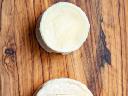 Il formaggio di capra Cabécou du Périgord della Dordogna, sud della Francia