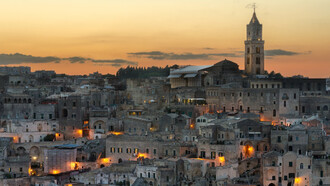 Vista su Matera di notte