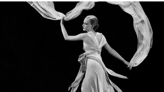 Un modello di Madeleine Vionnet, foto George Hoyningen Huene