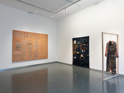 Belén Rodríguez, Te pregunto por el extremo último de la tierra, vista de exhibición. Cortesía de la Galería Alarcón Criado