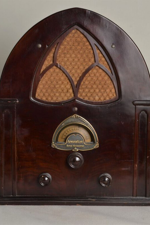 Atwater Kent Manufacturing Co., Cathedral-style tabletop wood-cased radio (model 84), 1932. Courtesy of Pennsylvania Academy of the Fine Arts