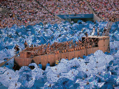 Espectáculo en la ceremonia de inauguración de los JJOO Barcelona 1992 a cargo de La Fura dels Baus