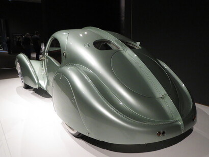 Autos Art Déco en el Museo de Arte de Carolina del Norte,1934 Bugatti Aérolithe, USA