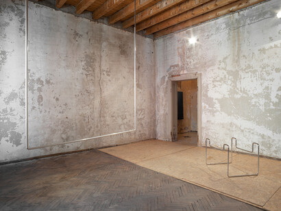 Tobias Hoffknecht, Fete champetre, 2014, chain and aluminium, Untitled, 2014, steel, 60 x 80 x 90 cm