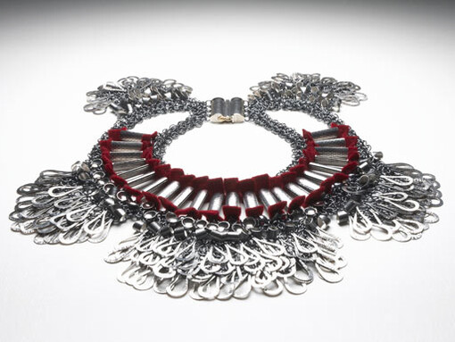 Christine Larochelle, Born in Plessisville, Quebec, in 1956, Majesté Necklace, Silver, felt, On loan from the artist and the Galerie Noel Guyomarc'h, inv. 51.2014
