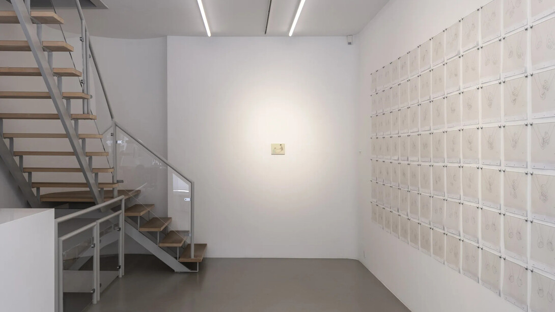 Francis Alÿs, Handspiele (Hand games), exhibition view. Courtesy of Galerie Peter Kilchmann