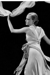 Un modello di Madeleine Vionnet, foto George Hoyningen Huene