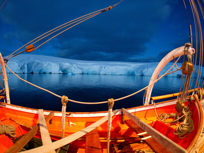 Antarctic in the night