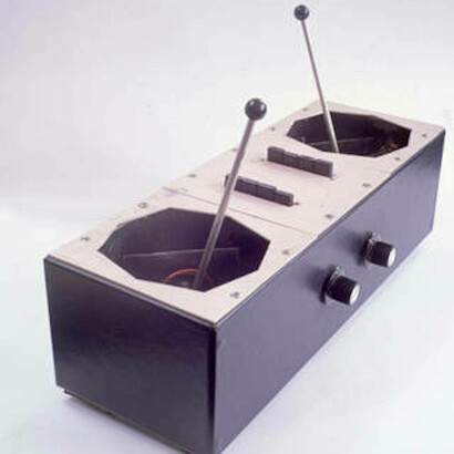 Azimuth co-ordinator used onstage at the Queen Elizabeth Hall, 1967, made by Bernard Speight. Museum no. S.294-1980. © Victoria and Albert Museum, London