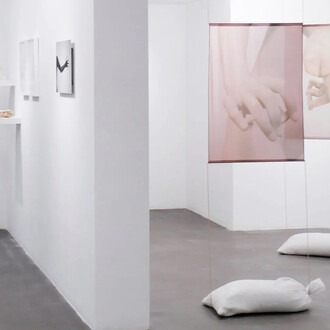 Artistes variés, Corps à l’œuvre, vue d’exposition. Avec l'aimable autorisation de la Galerie Maubert