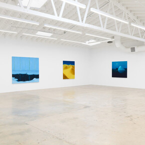Sarah Lee, Quiet days, exhibition view. Courtesy of Anat Ebgi
