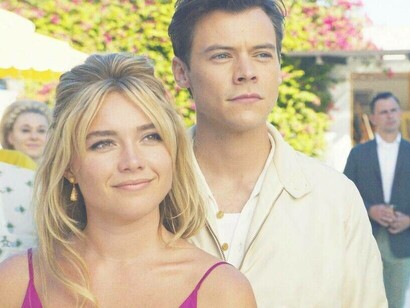 Florence Pugh and Harry Styles in a scene from the film Don't Worry Darling
