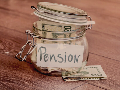 In the US, personal savings are significantly less than required to retire comfortably