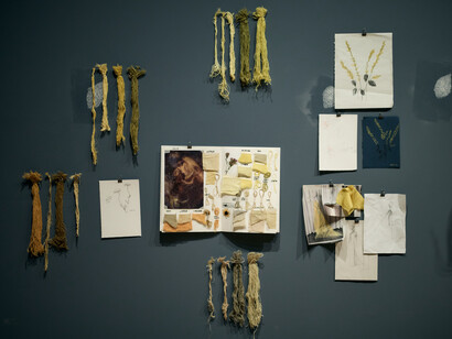 Fashion x craft: echoes of tomorrow, exhibition view. Courtesy of Gemäldegalerie