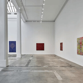 Luchita Hurtado, Yo soy, vista de exhibición. Cortesía del Hauser & Wirth Gallery 