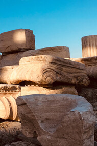 Delphi makes for a truly stimulating atmosphere surcharged with an air of classicism which is indeed rare in today’s technocratic world 