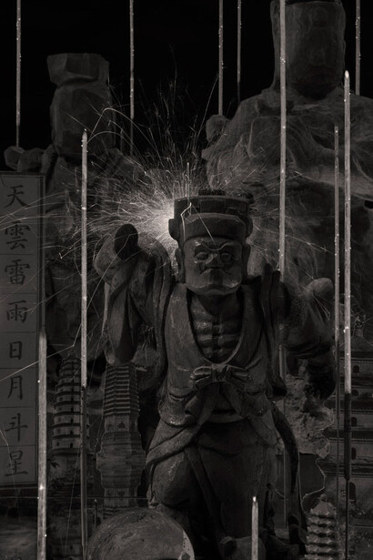 Story smuggler. Courtesy of Magda Danysz Gallery