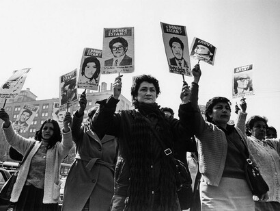 Manifestación por los desaparecidos en Santiago de Chile