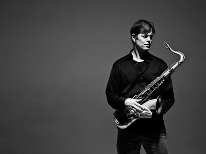 Donny McCaslin al sax