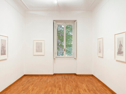 How to Look at a Camera. Courtesy of Monica De Cardenas